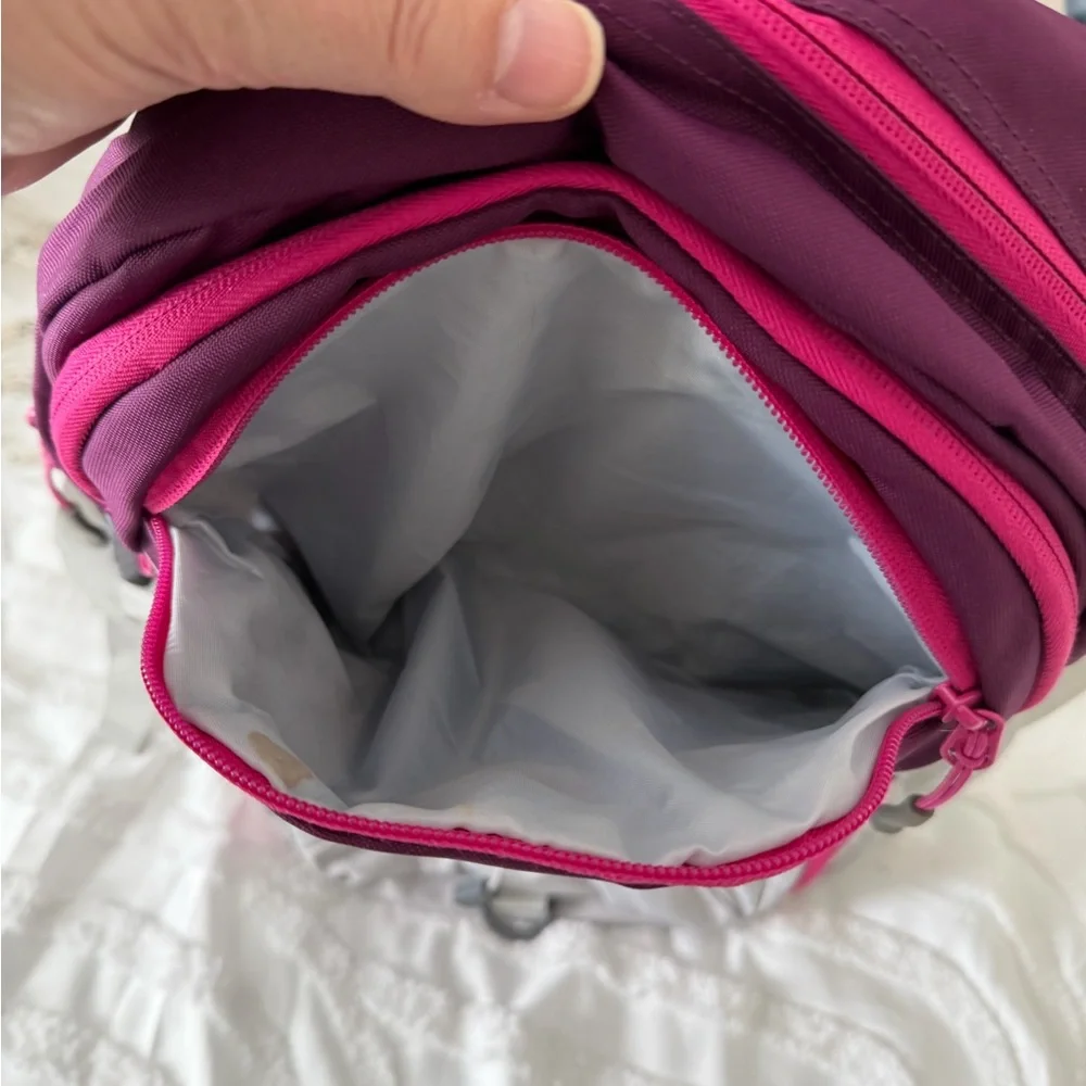 Caribee Apache 30 Purple and Pink Backpack - Picture 9 of 13